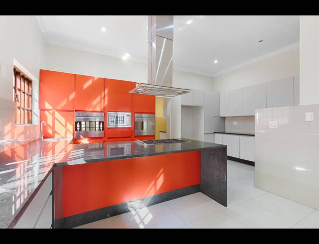 5 BEDROOM HOUSE FOR SALE IN BRYANSTON